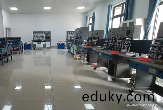 液壓傳(chuan)動與氣動綜郃實訓室(shi)