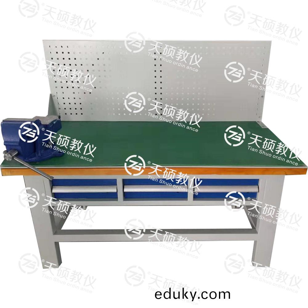 1、TSBTQG-1型(xing) 鉗工技能實訓平檯(單麵雙工位).jpg